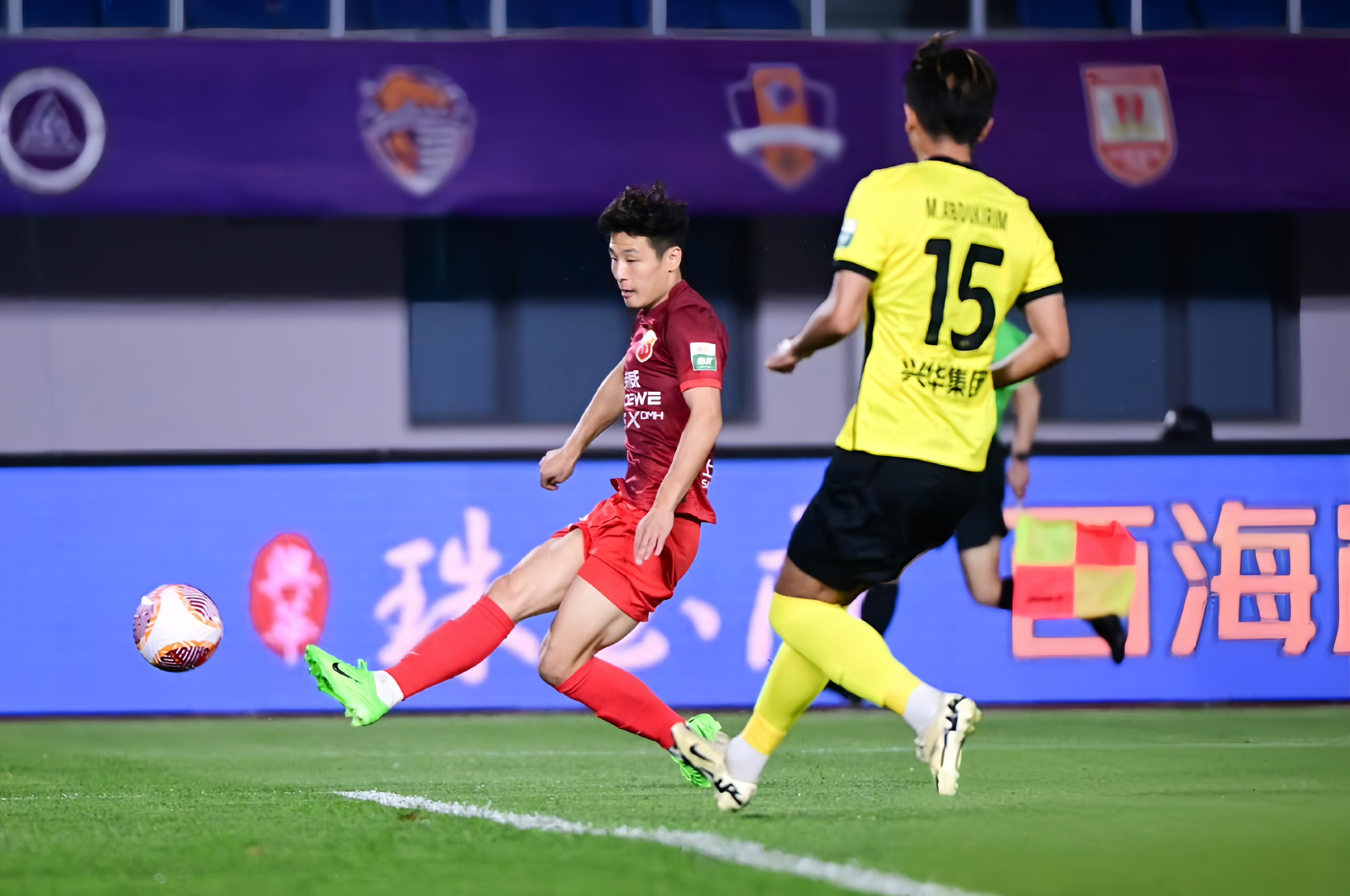 开元棋牌网址-外援球员关键进球帮助球队逆转胜利(外援球星)